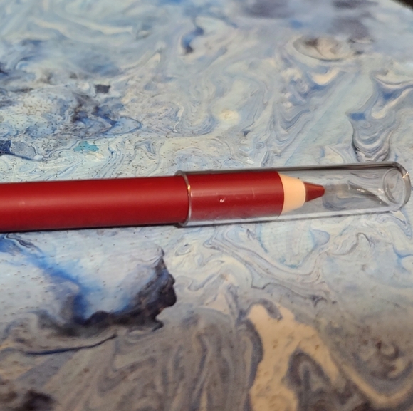 🆕 Double Wear Stay-in-Place Lip Pencil - Picture 4 of 6